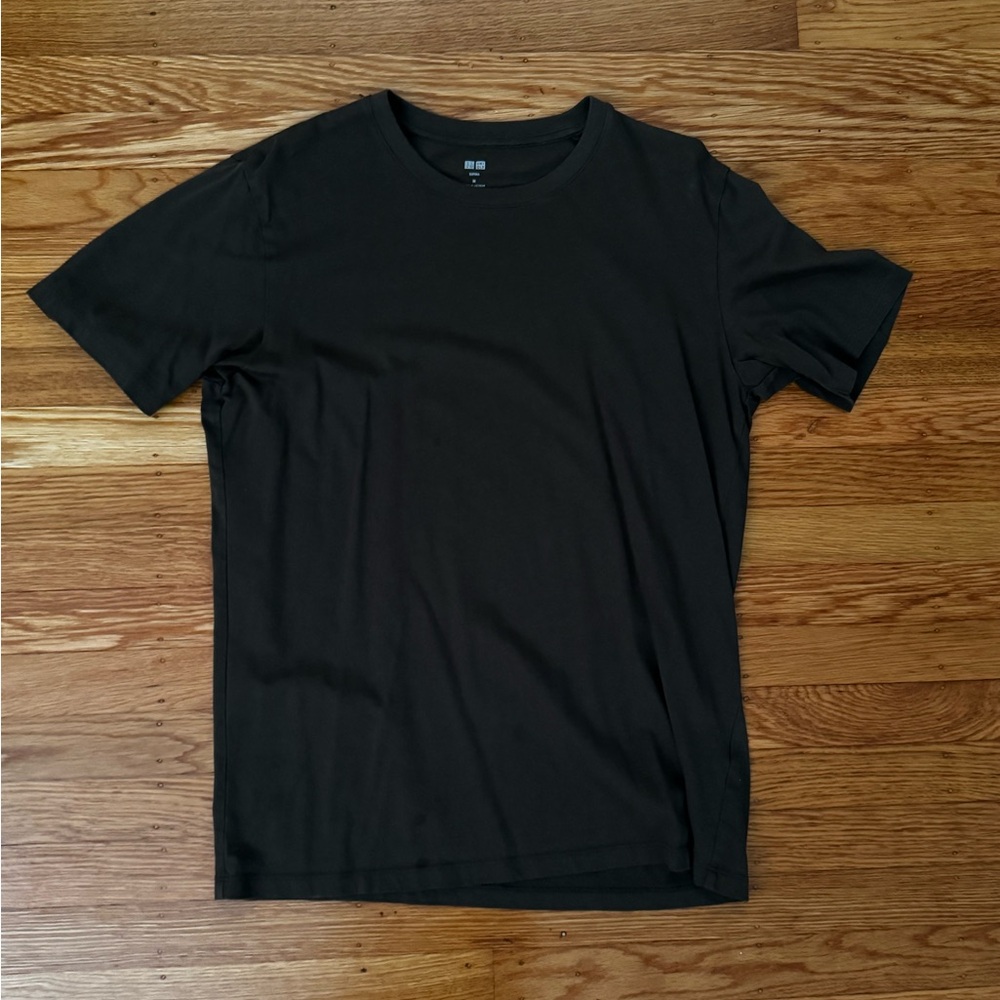 Uniqlo Supima T-Shirt Green - Size Medium